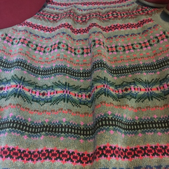 Soft Chaps Aztec sweater - Picture 2 of 6
